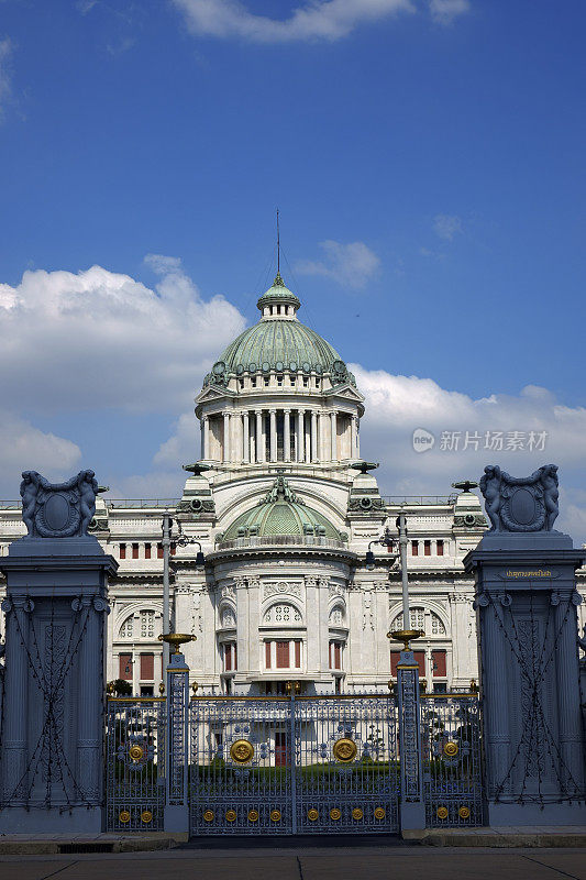 靠近Ananta samakhon王座大厅，泰国国王在曼谷的住所